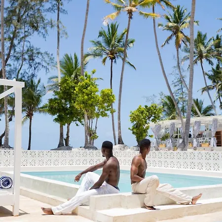 Pili Pili Luxury Orient Beach